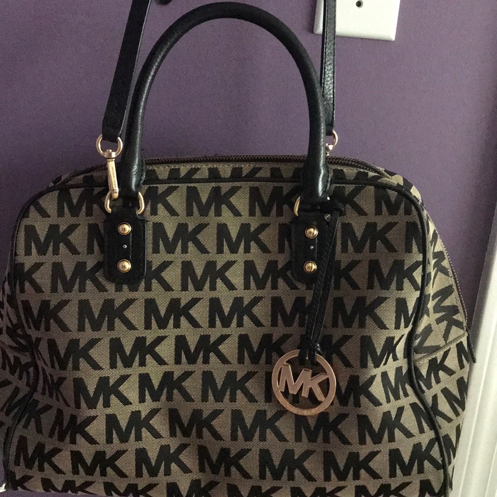Michael Kors Purse. Lightly used.
